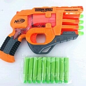 NERF DoomLands PERSUADER Dart Shooter + 14 Extra Darts
